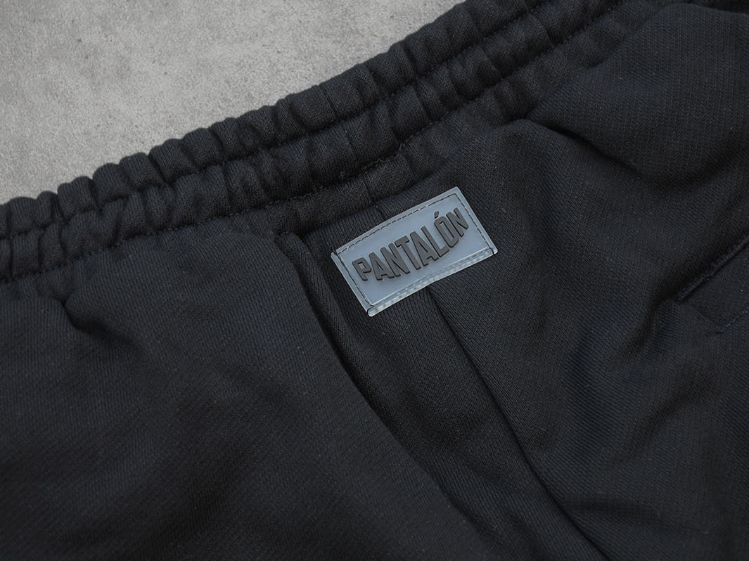 Everyday Cozy Shorts Black | Pantalón Brand